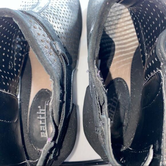 Earth Retro Black Leather Metallic Booties. Size 7 PRICE IS FIRM! - Picture 4 of 10